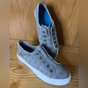 BLOWFISH GREY STAR SLIP-ON SNEAKER